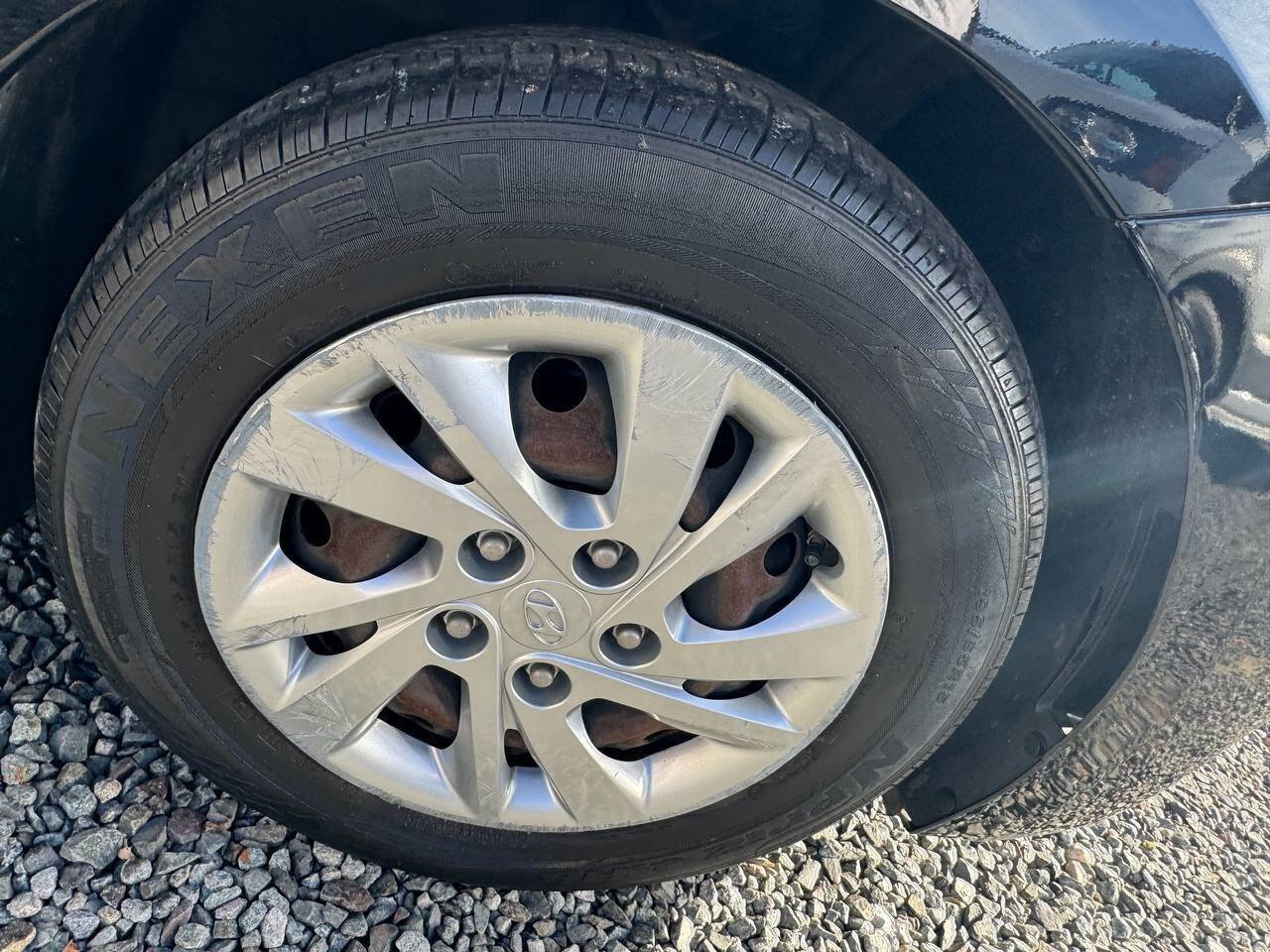 Used 2020 Hyundai Elantra SE image 24