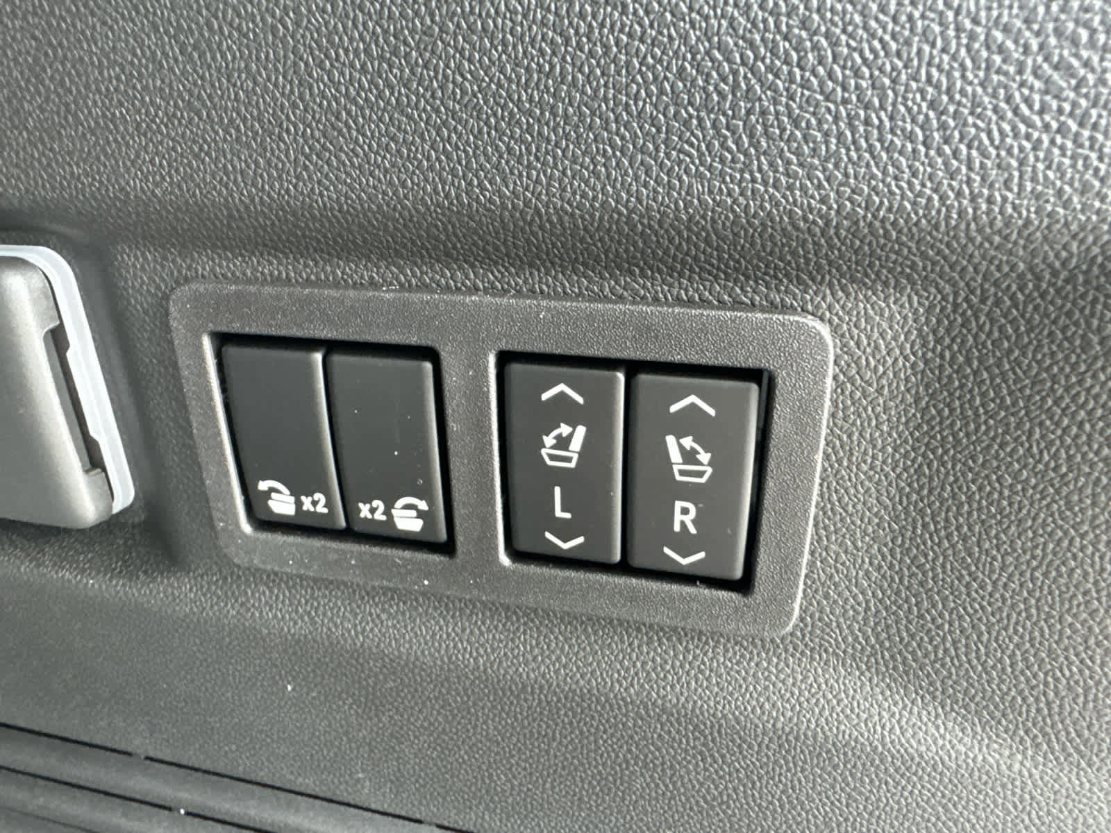 New 2026 Chevrolet Tahoe High Country image 16