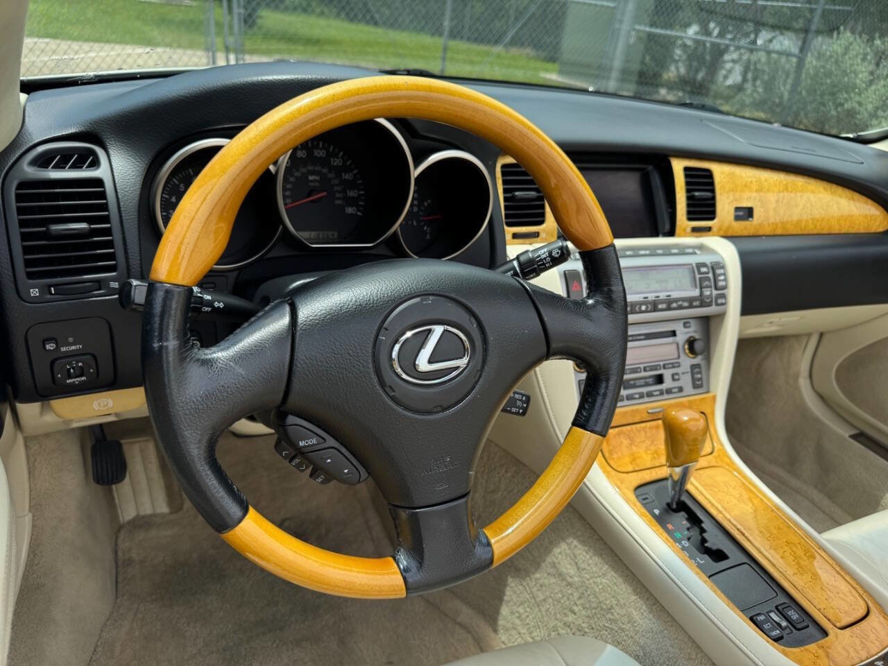Used 2005 Lexus SC 430 Convertible RWD image 31