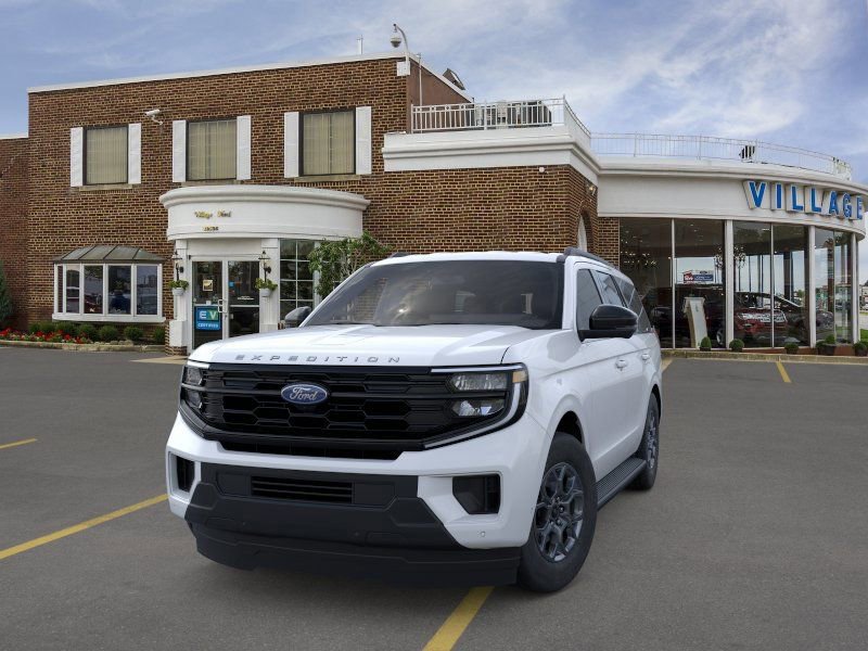 New 2026 Ford Expedition Active image 2