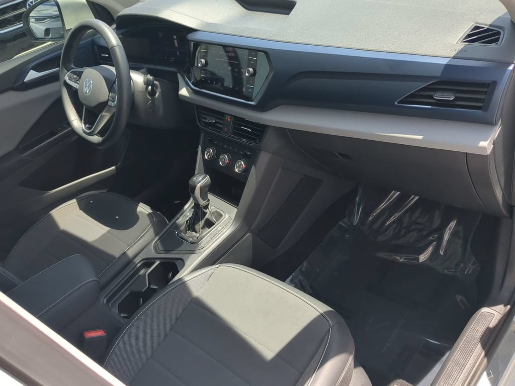 Certified 2022 Volkswagen Taos SE FWD image 11