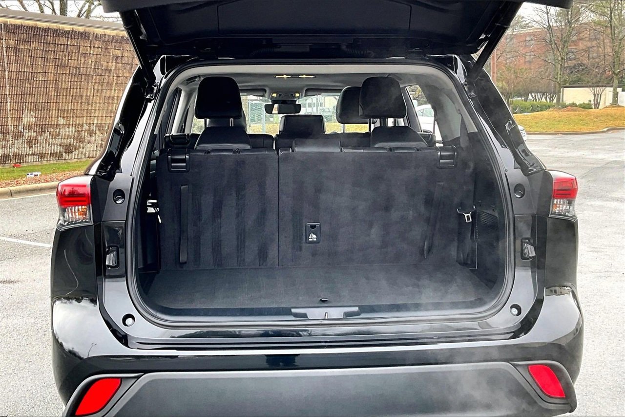 Used 2023 Toyota Highlander L image 24