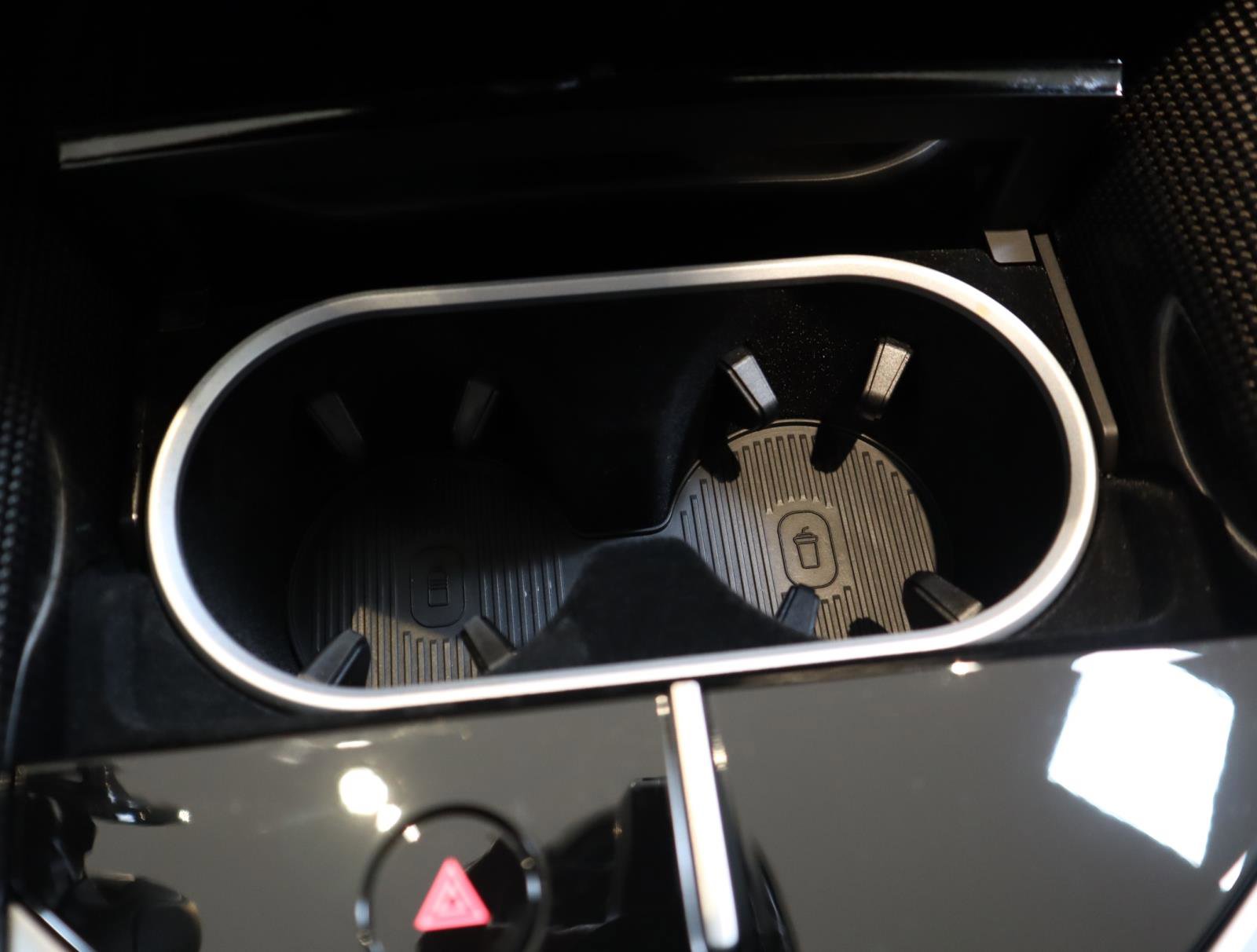 Certified 2025 Ferrari Purosangue image 33