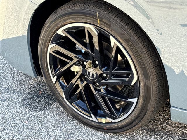 New 2026 Nissan Sentra SR w/ SR Premium Package FWD image 19
