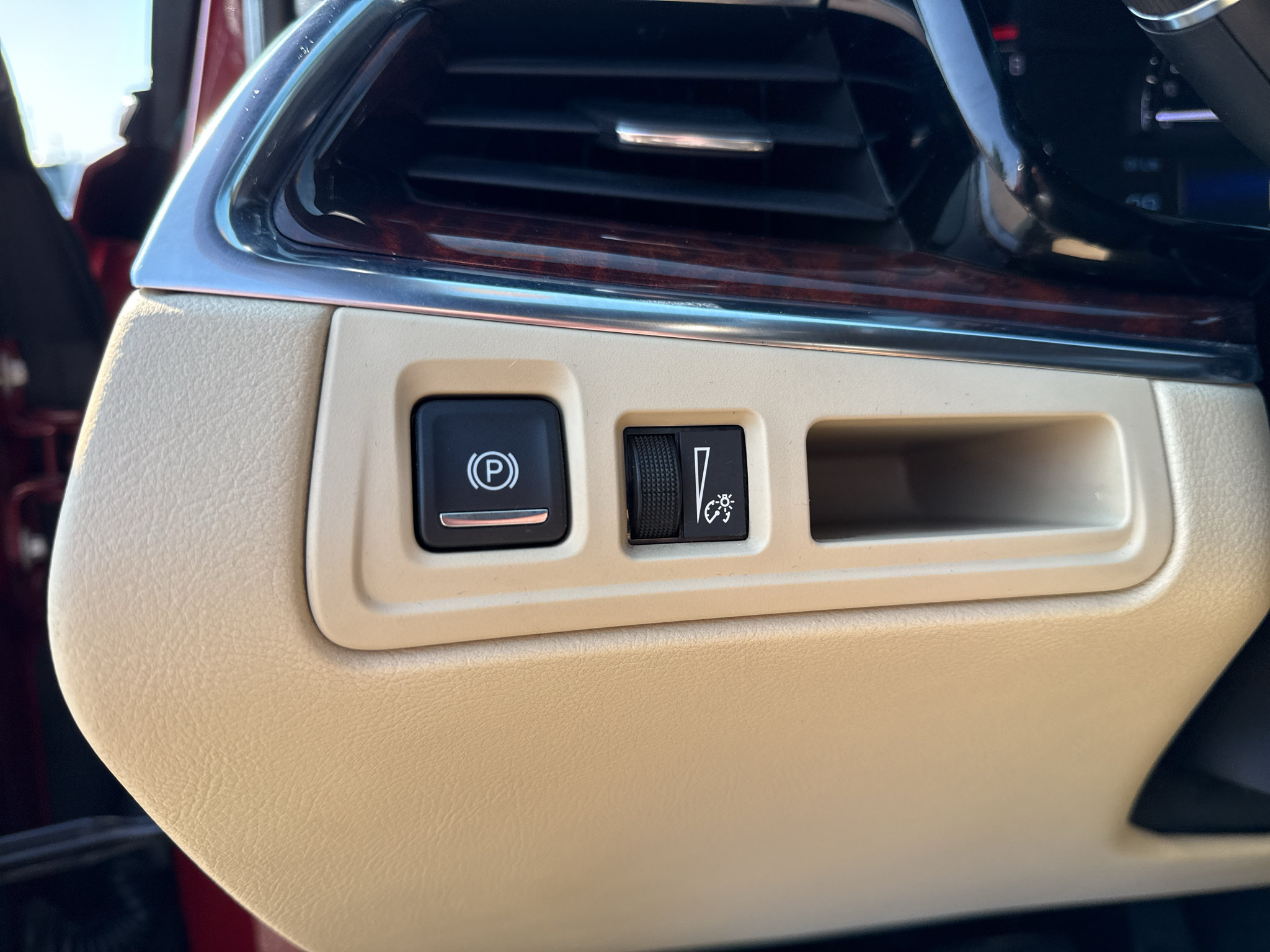 Used 2018 Cadillac XT5 Premium Luxury FWD image 20