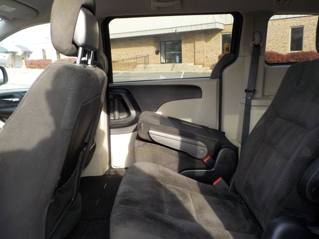 Used 2016 Dodge Grand Caravan SE w/ Quick Order Package 29E SE image 15