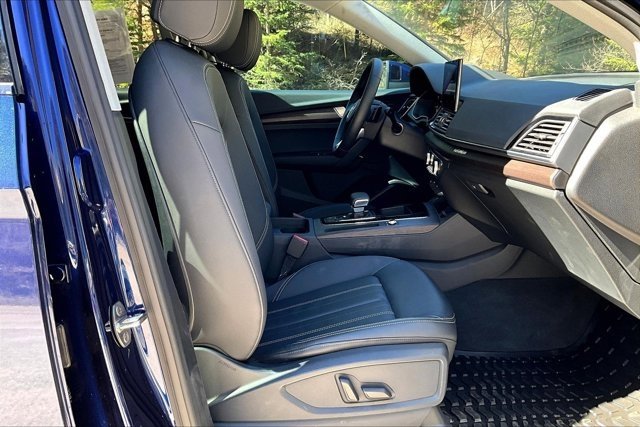 Used 2025 Audi Q5 2.0T Premium w/ Convenience Plus Package image 29