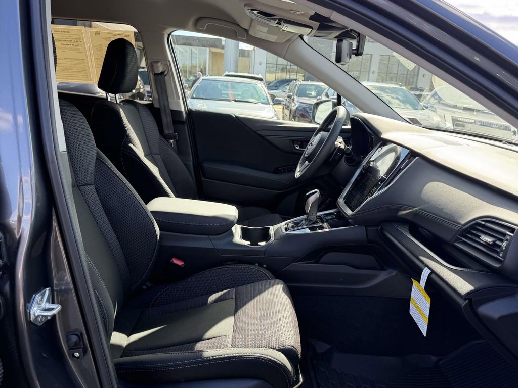 Used 2025 Subaru Outback Premium image 12
