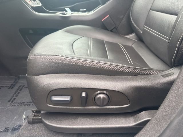 Used 2024 GMC Terrain Denali w/ Denali Premium Package AWD/4WD image 15