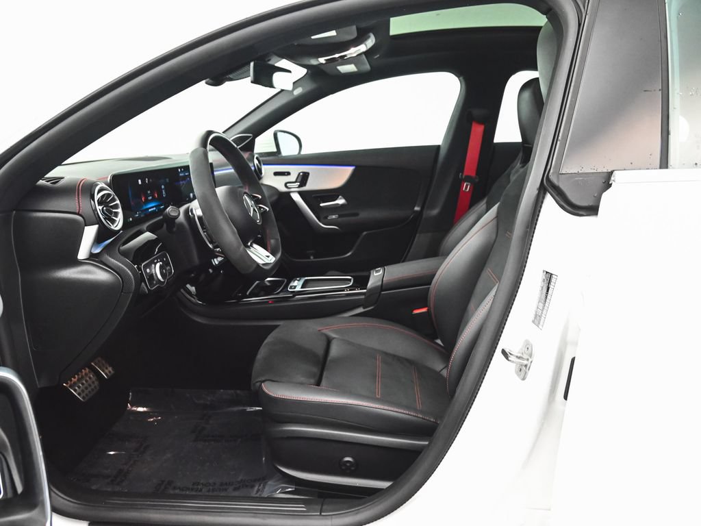 Used 2025 Mercedes-Benz CLA 45 AMG 4MATIC image 32