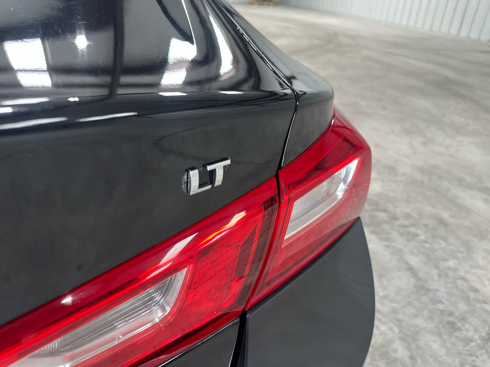 Used 2023 Chevrolet Malibu LT FWD image 11