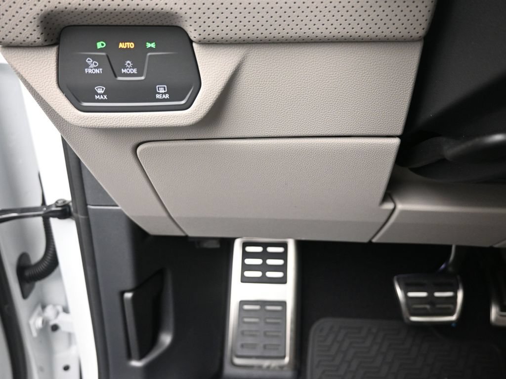 New 2026 Volkswagen Atlas SEL Premium R-Line AWD/4WD image 16