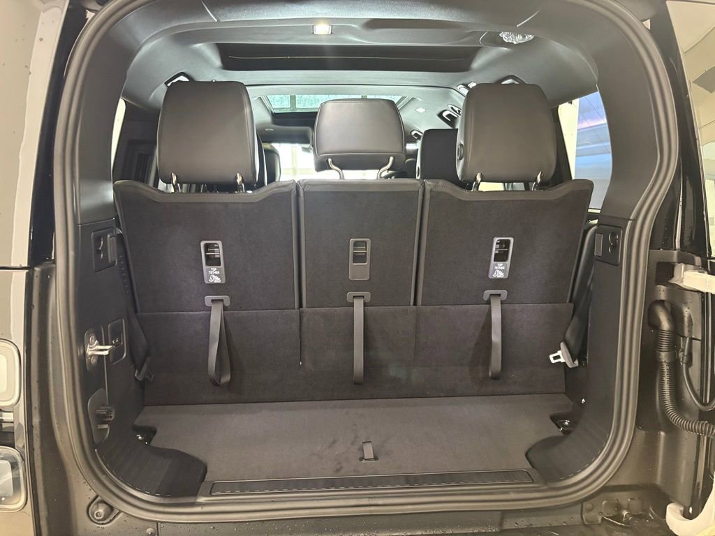 New 2026 Land Rover Defender 130 S image 15