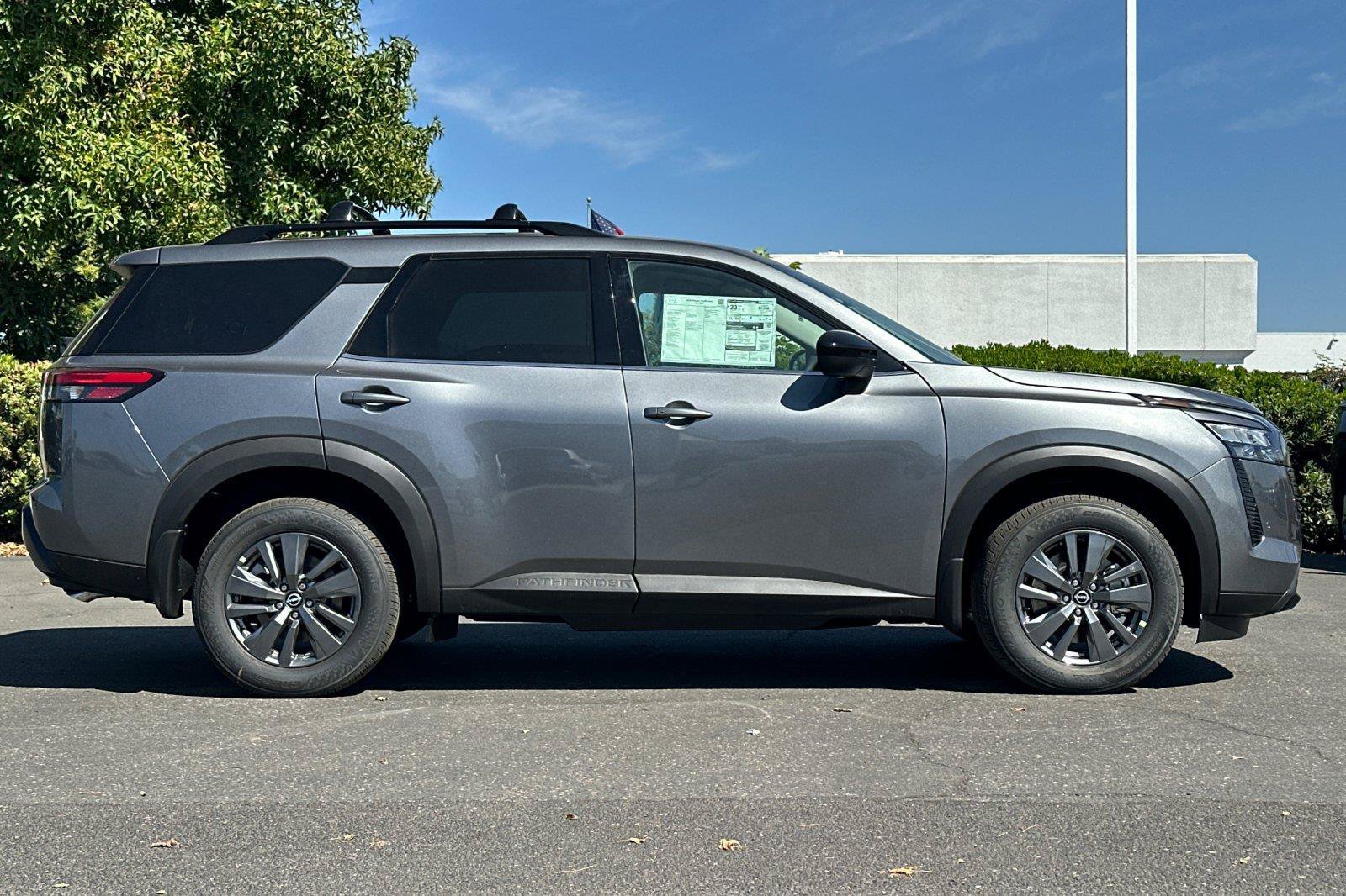 New 2026 Nissan Pathfinder SV w/ Cargo Package FWD image 2