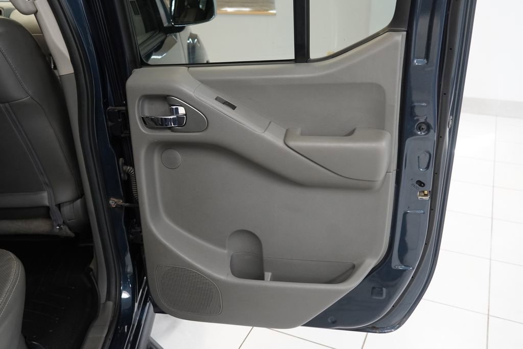 Used 2016 Nissan Frontier SL image 24