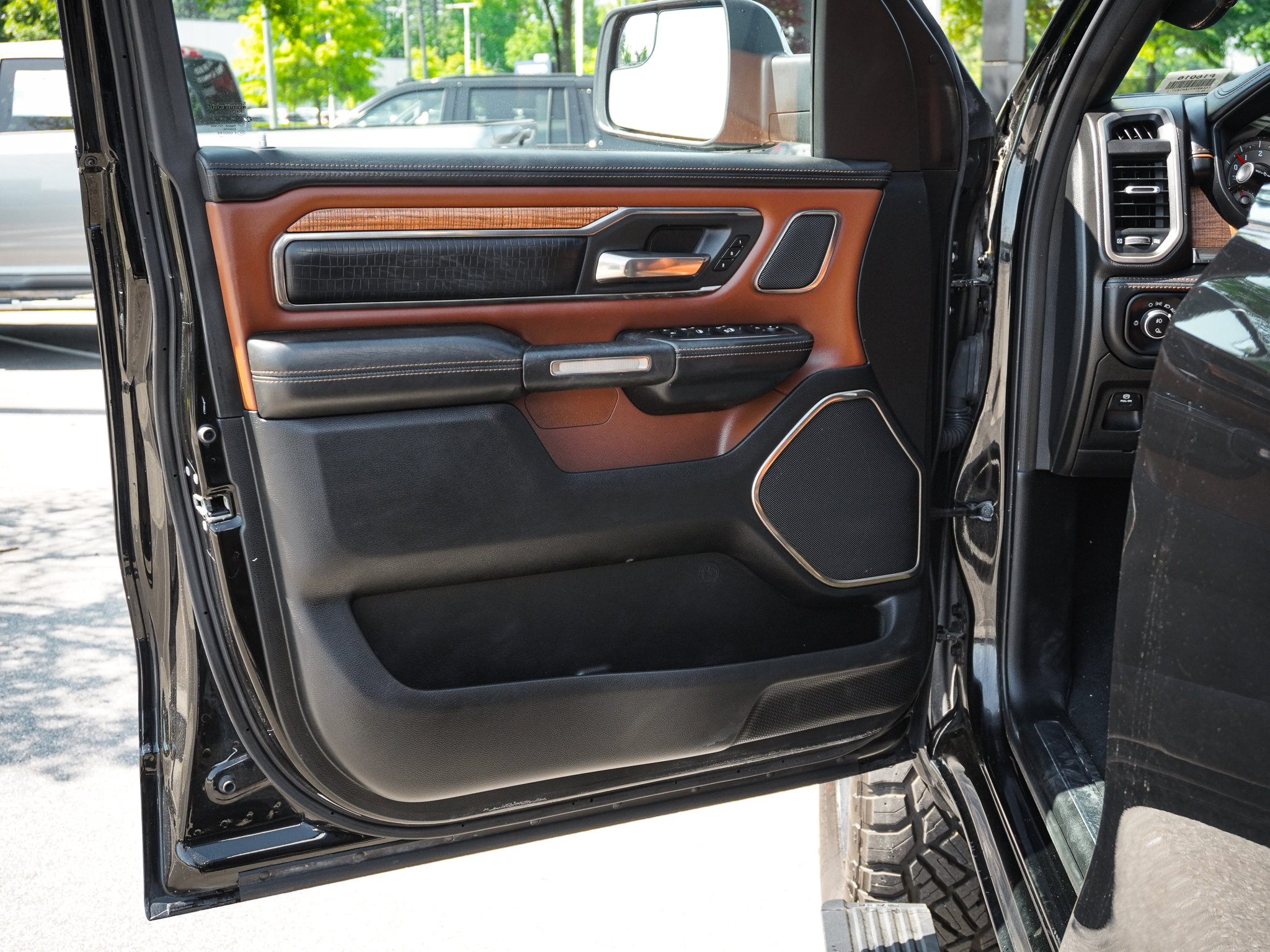 Used 2019 RAM 1500 Limited image 15