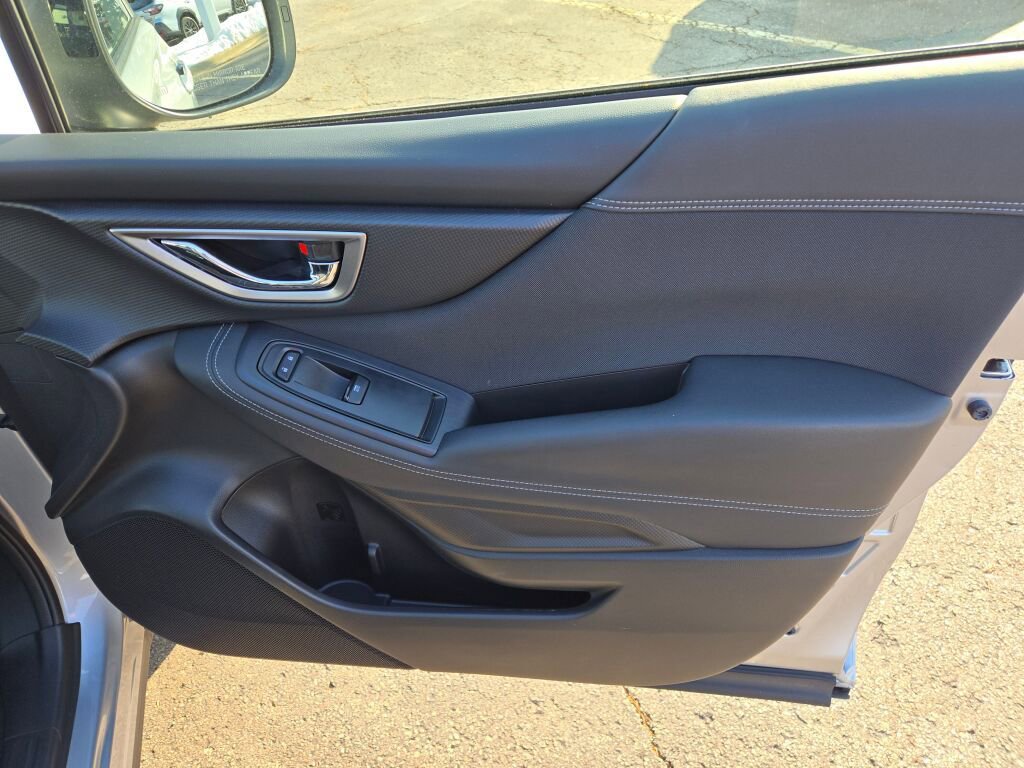 Used 2023 Subaru Forester Premium image 4