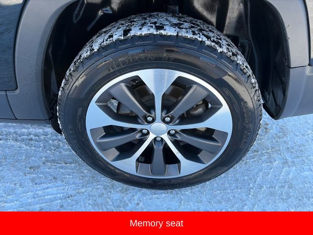 Used 2022 Jeep Cherokee Limited w/ Elite Package image 16