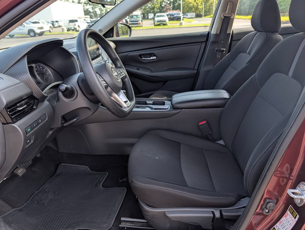 Used 2024 Nissan Sentra SV FWD image 17