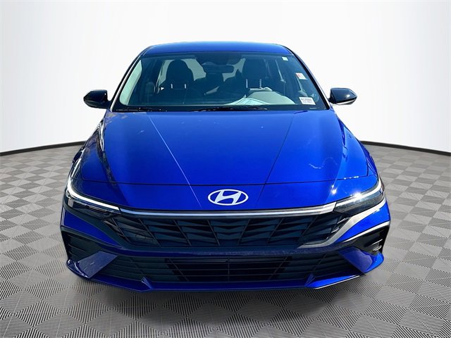Used 2025 Hyundai Elantra Sport image 2