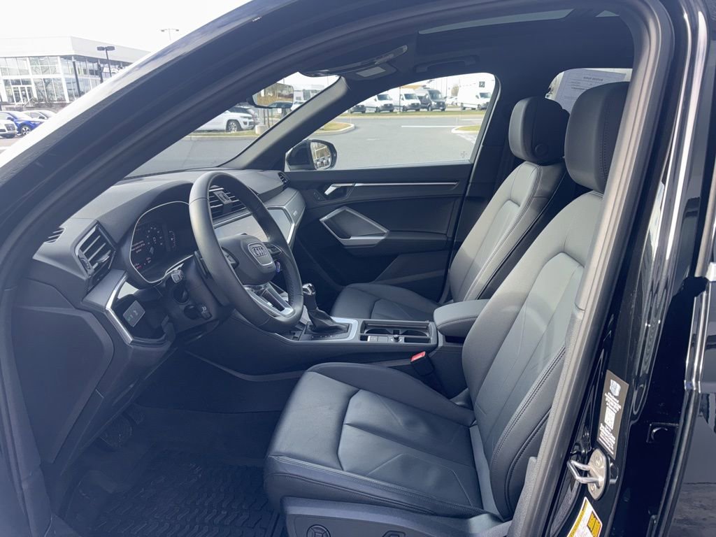 Certified 2025 Audi Q3 2.0T Premium Plus w/ Premium Plus Package image 20