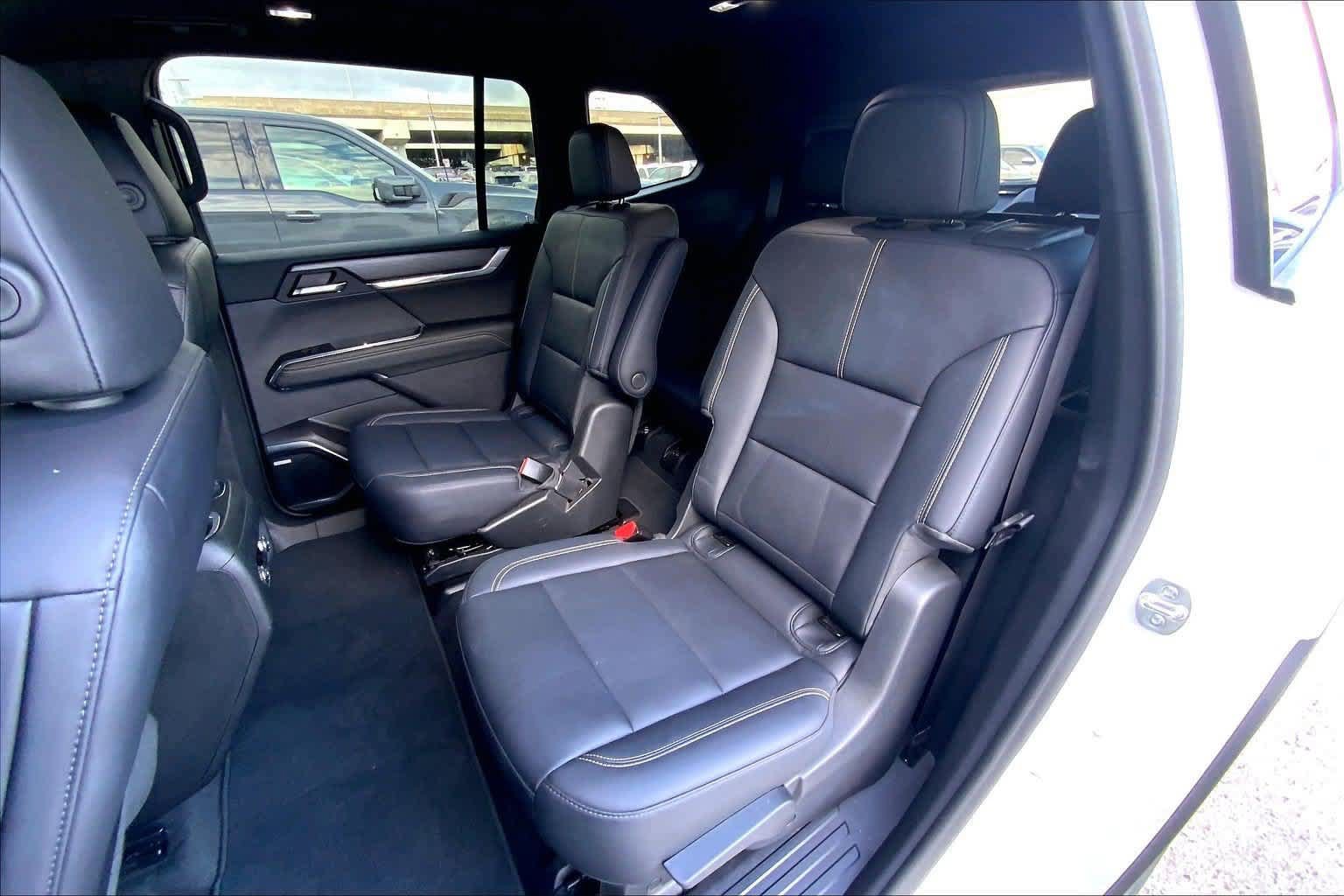 Used 2024 GMC Acadia Elevation w/ Luxury Package FWD image 29