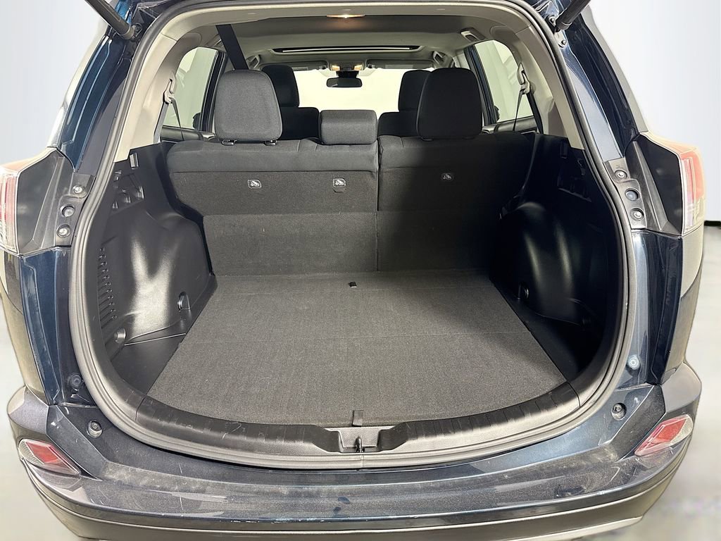 Used 2018 Toyota RAV4 XLE image 13