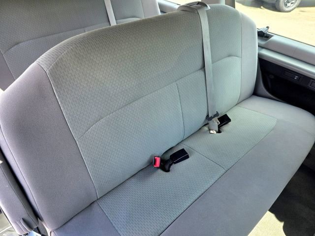 Used 2011 Ford E-350 and Econoline 350 XLT image 32