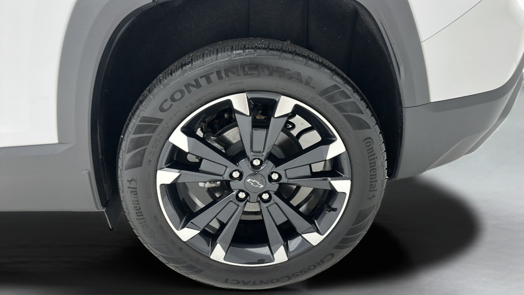 Used 2025 Chevrolet Equinox RS w/ Safety and Technology Package AWD/4WD image 8