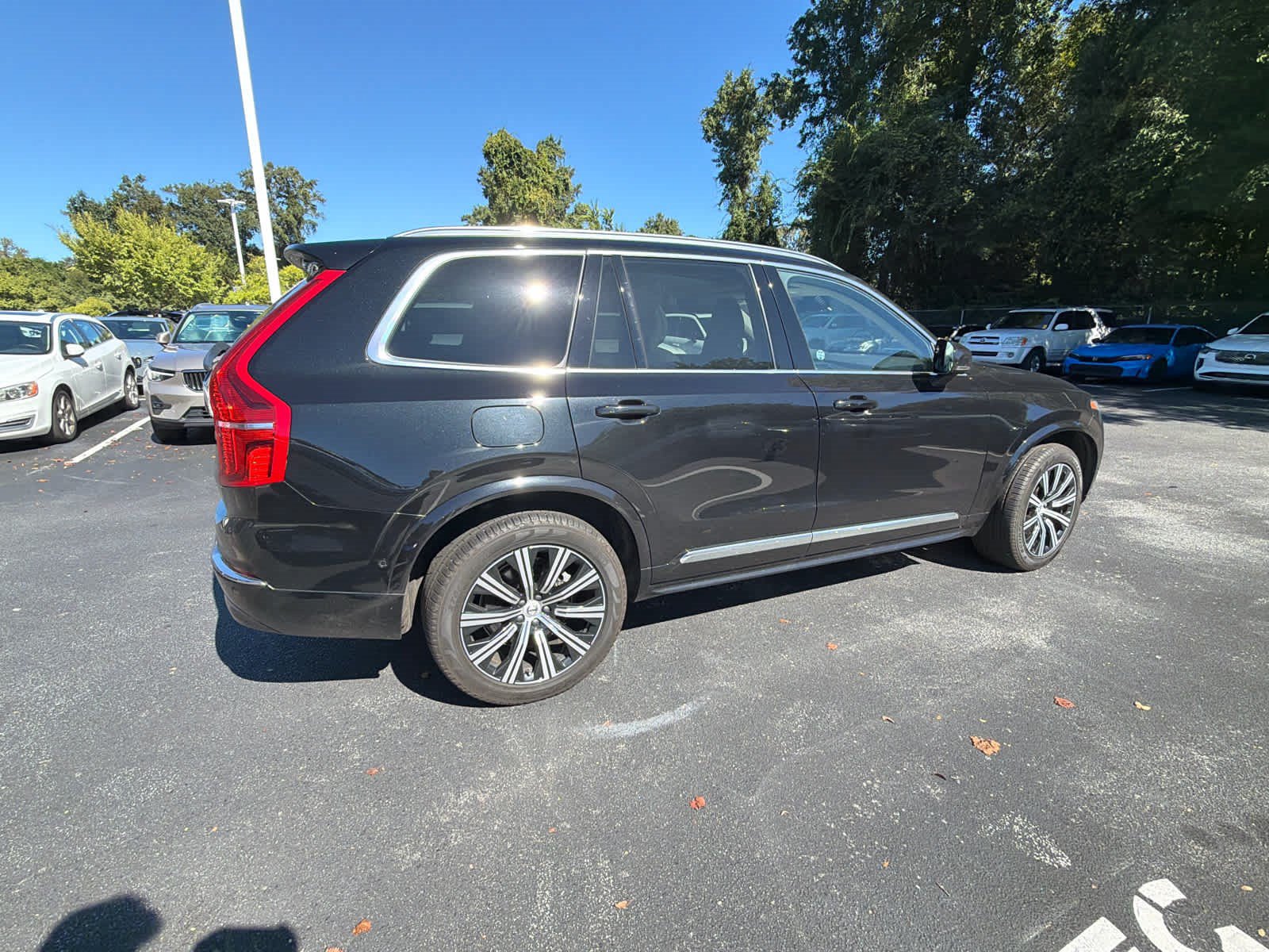 Used 2025 Volvo XC90 B6 Plus AWD/4WD image 16