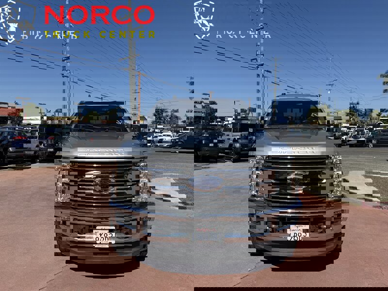 Used 2019 Ford F250 Lariat w/ Chrome Package image 3