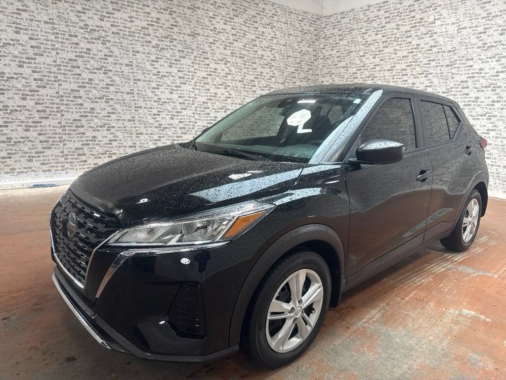 Used 2021 Nissan Kicks S FWD image 3