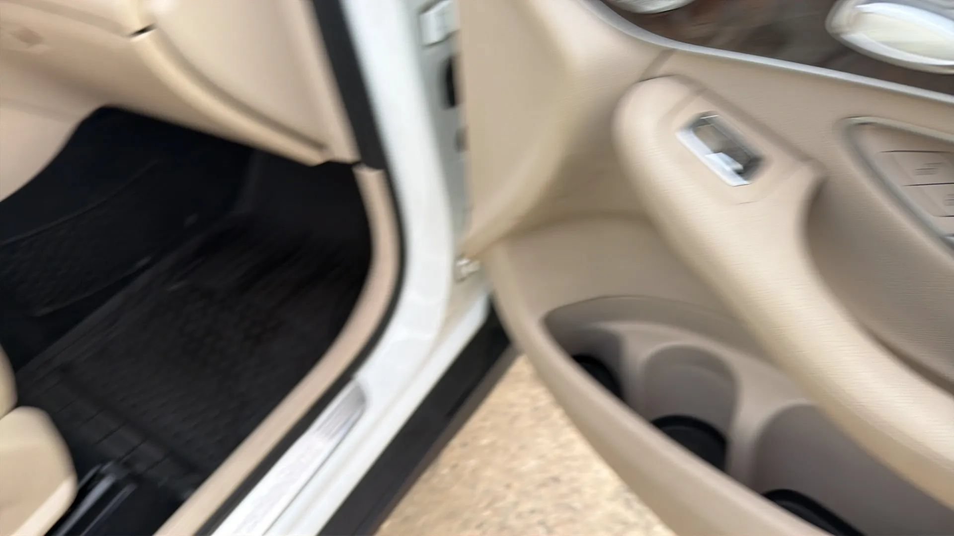 Used 2017 Mercedes-Benz GLC 300 w/ Premium 2 Package image 34