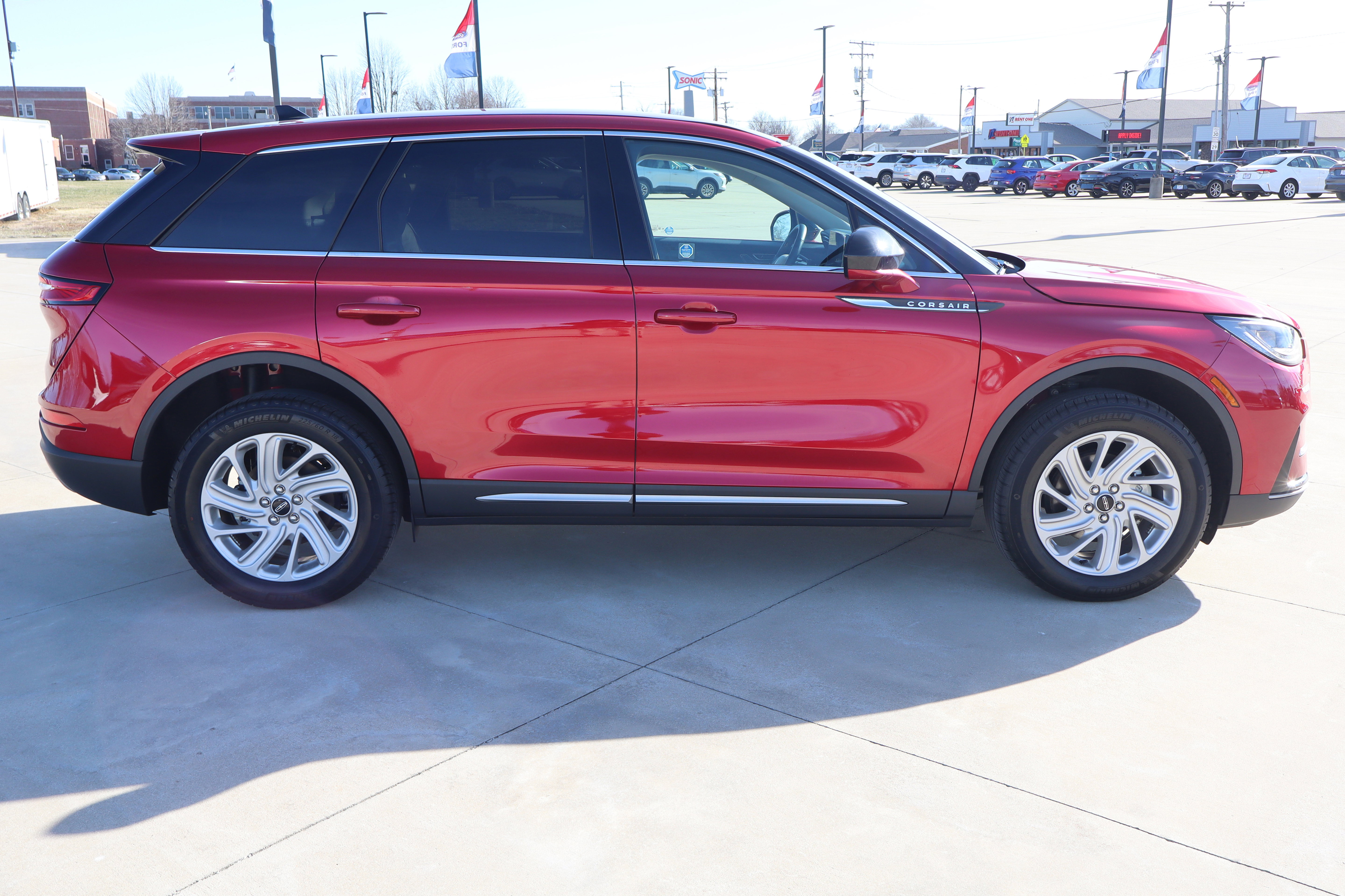 Used 2025 Lincoln Corsair FWD image 5