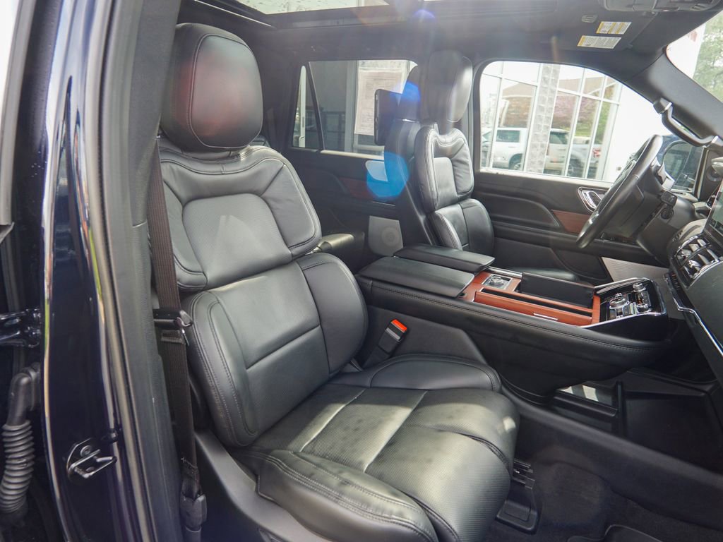 Used 2021 Lincoln Navigator L Reserve w/ Luxury Package image 36