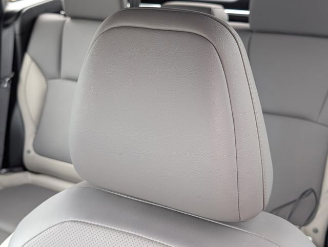 Certified 2025 Subaru Forester Limited w/ Popular Package image 18