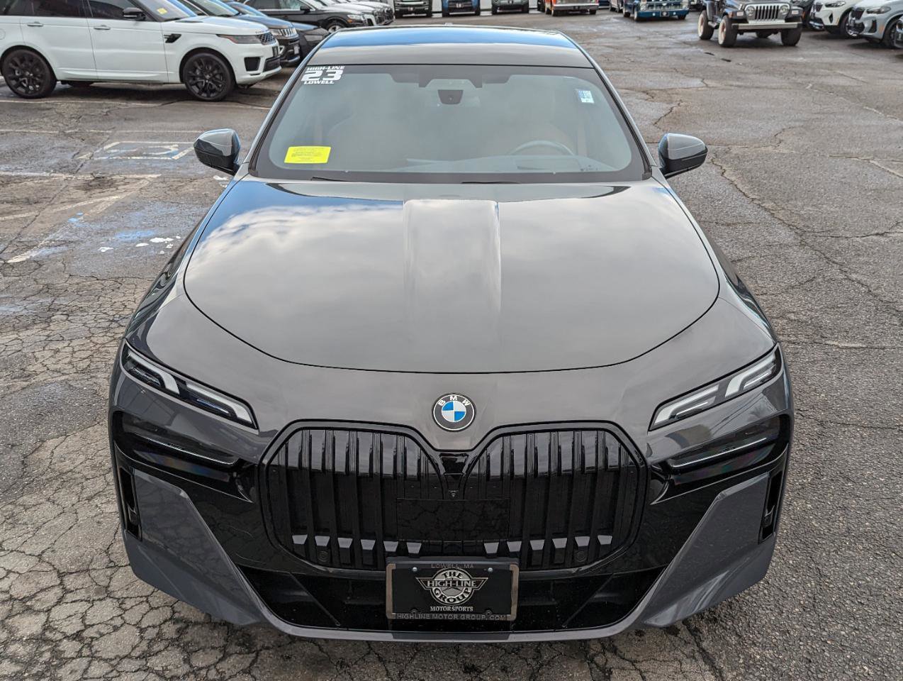 Used 2023 BMW 760i xDrive AWD/4WD image 3