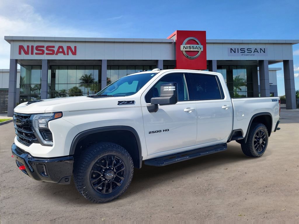 Used 2025 Chevrolet Silverado 2500 LTZ w/ Trail Boss Package image 9
