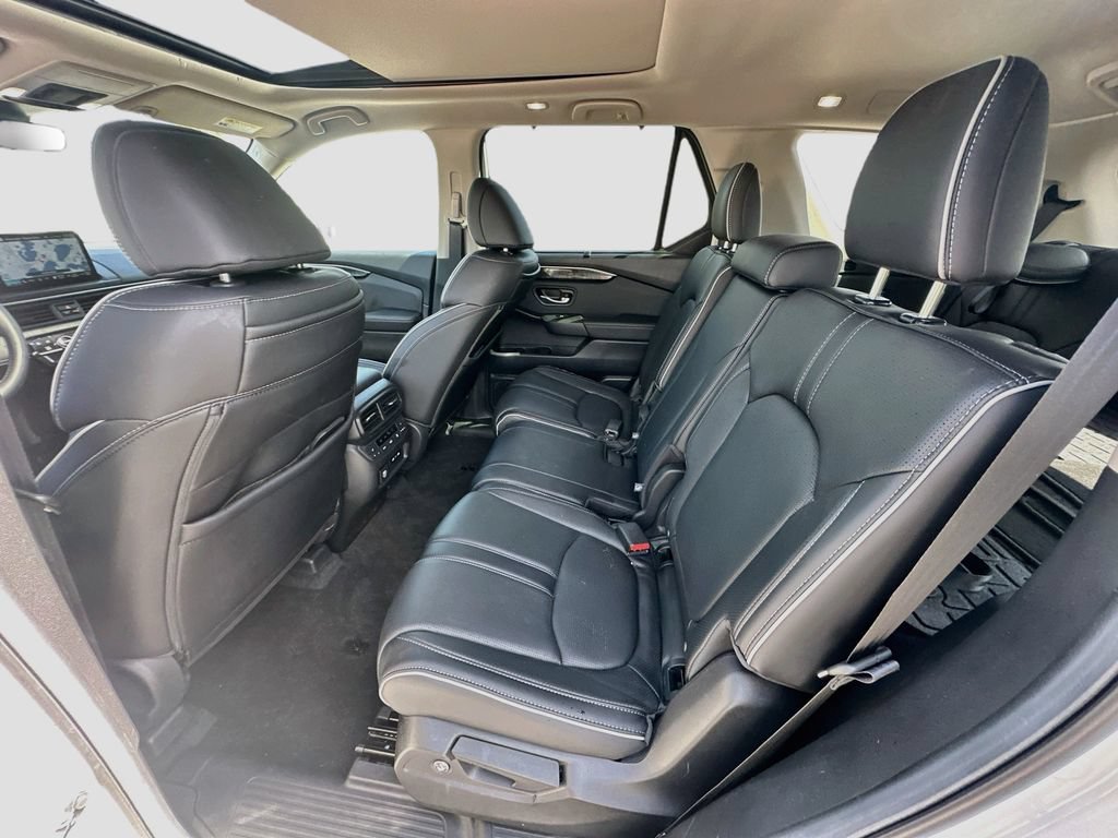 Used 2025 Honda Pilot Elite image 23