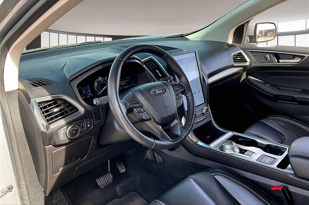Used 2022 Ford Edge Titanium w/ Equipment Group 301A image 13