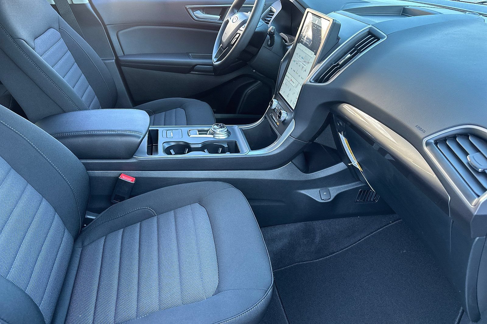 New 2024 Ford Edge SE w/ Black Appearance Package AWD/4WD image 18