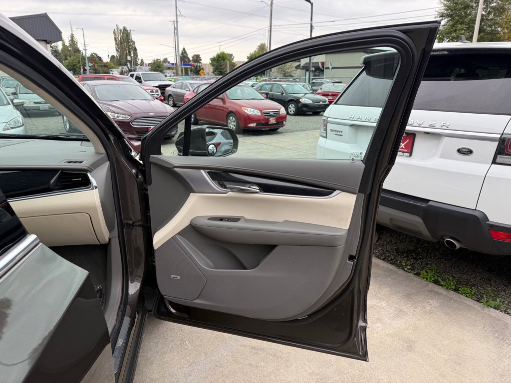 Used 2020 Cadillac XT6 Premium Luxury image 18