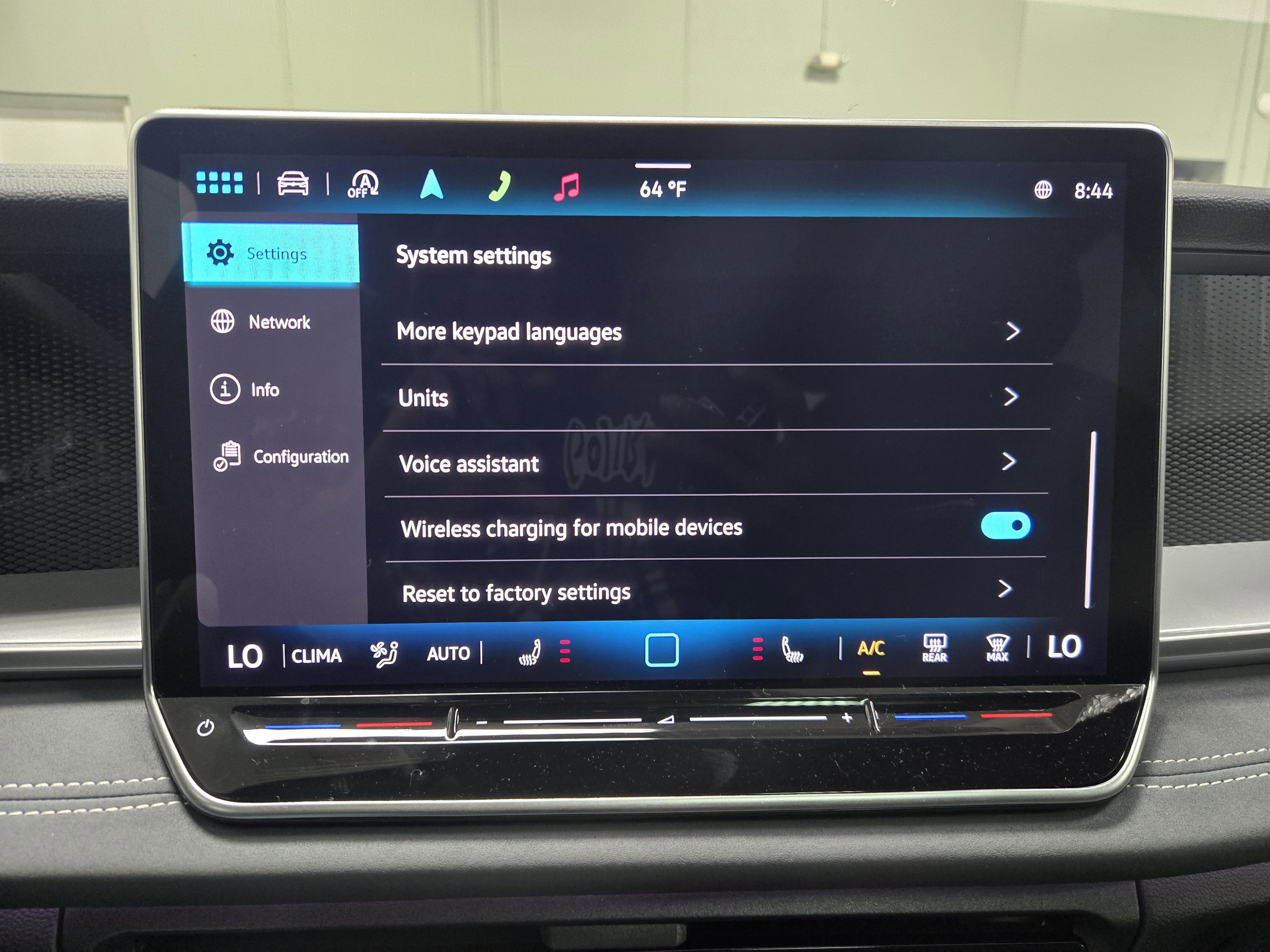 New 2025 Volkswagen Tiguan SE R-Line image 25