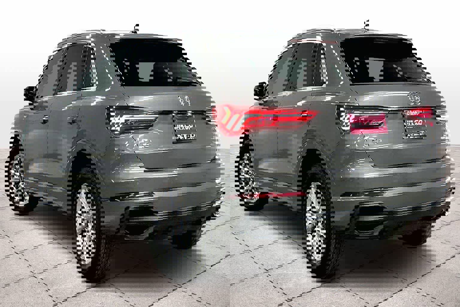 Used 2023 Audi Q3 2.0T Premium w/ Convenience Package image 14