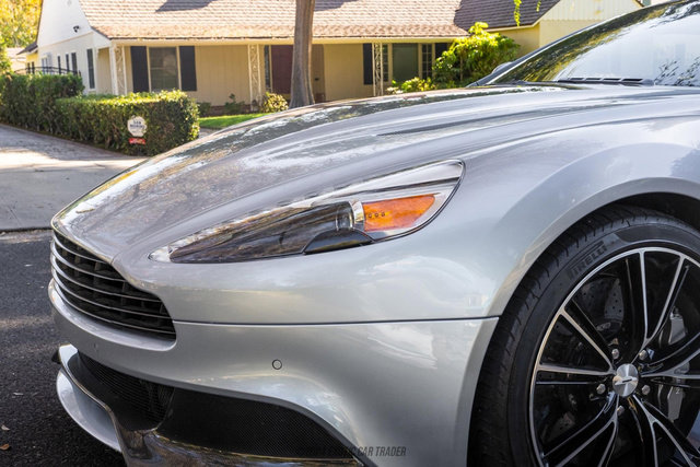 Used 2014 Aston Martin Vanquish Coupe image 41