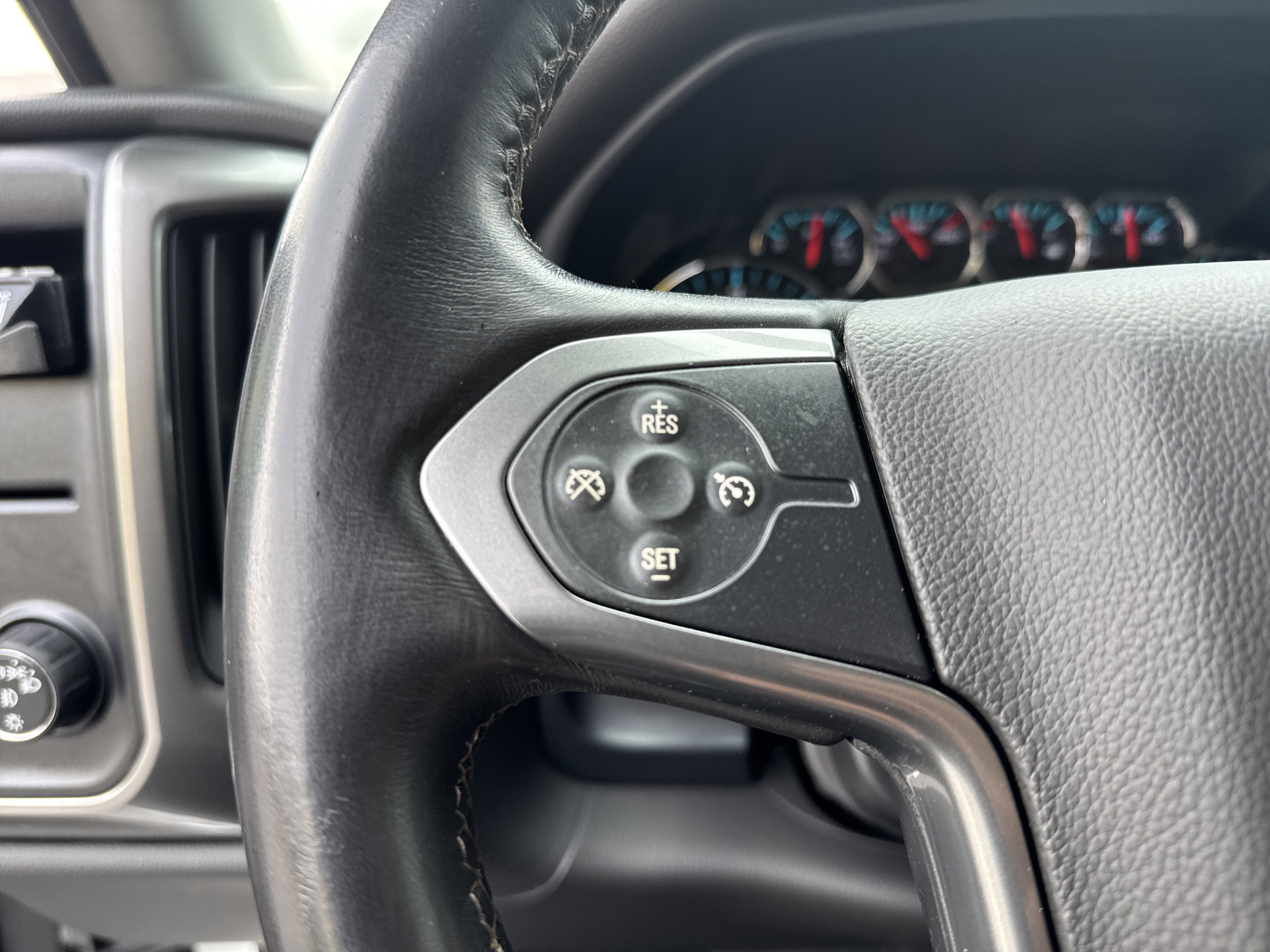 Used 2015 Chevrolet Silverado 1500 LT RWD image 19