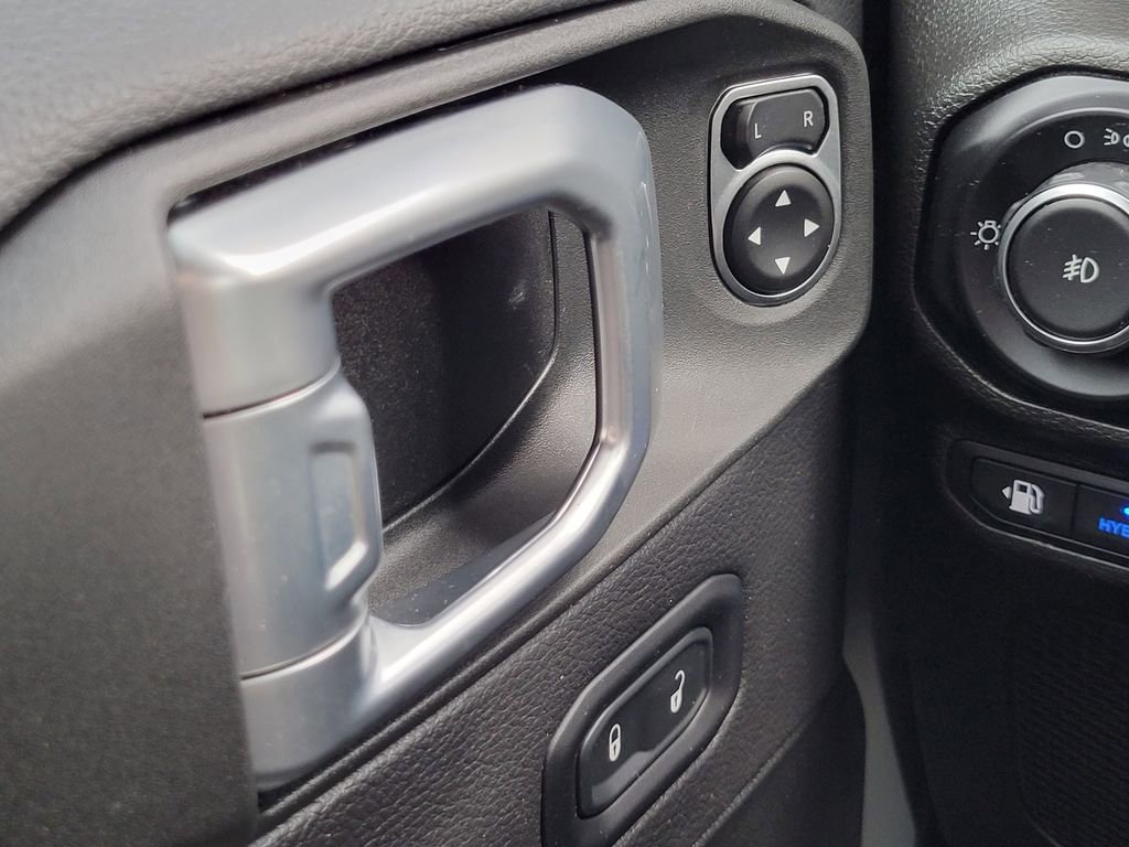 Used 2023 Jeep Wrangler Unlimited Sahara w/ Cold Weather Group image 25