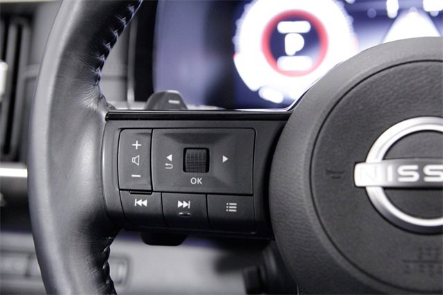 Used 2023 Nissan Pathfinder Platinum image 29