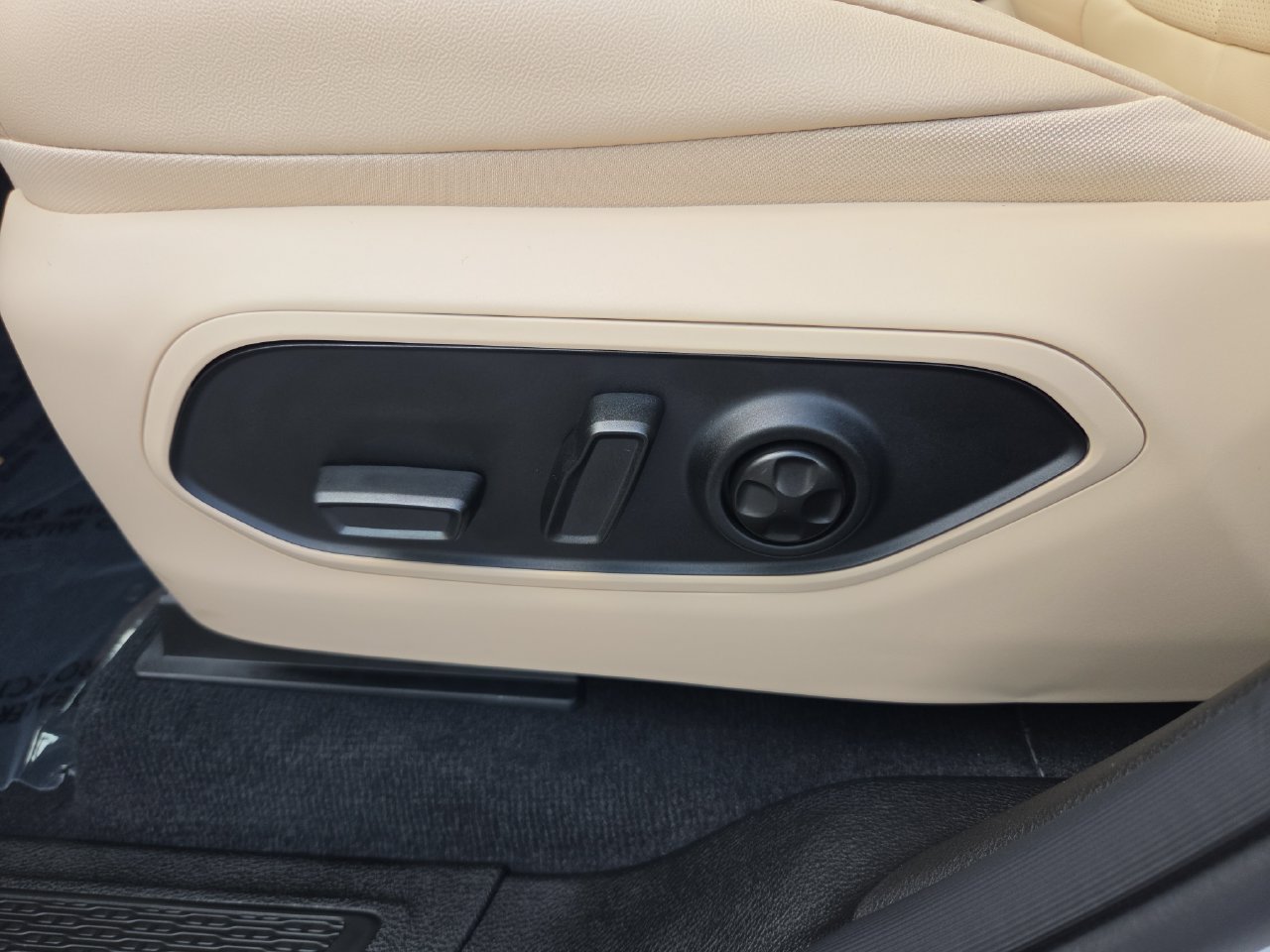New 2027 Jeep Grand Cherokee Limited AWD/4WD image 5