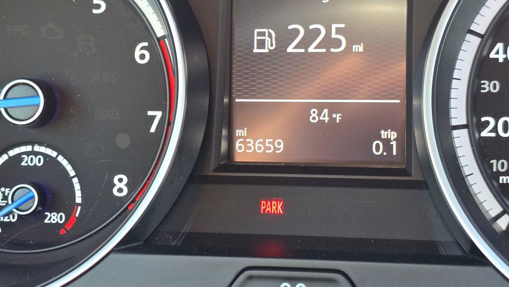 Used 2016 Volkswagen Golf 4-Door AWD/4WD image 32